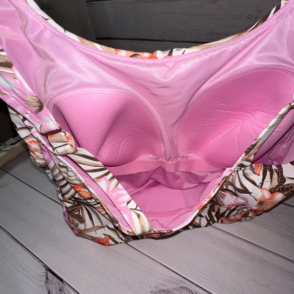 Landsβ End Floral One-Piece Swimsuit 22W Built-In Bra Summer Beach Vacation - Picture 7 of 8